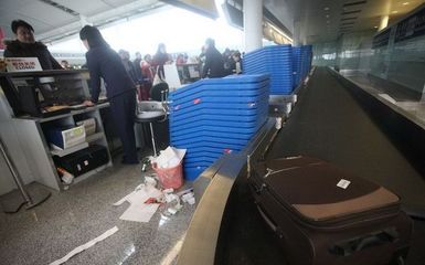 揭秘登機(jī)時(shí)行李遭到的&ldquo;待遇&rdquo; 探托運(yùn)全過程
