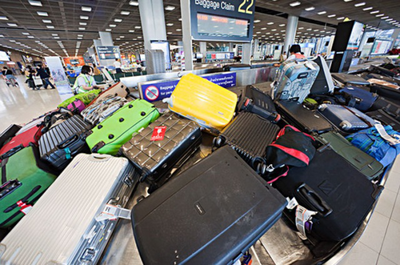 為什么都說下飛機后行李箱上的標簽最好留著？行李托運的這些小細節很重要